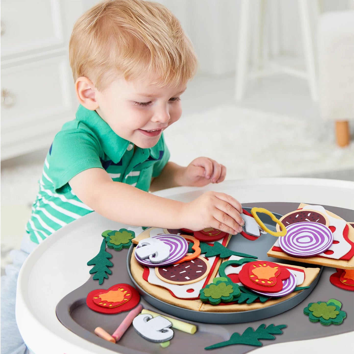 Montessori Pizza Puzzle Toys Simulated Food Toy Pretend Play Pizza Felt Kitchen Play Set for Toddlers and Kids Ages 3+